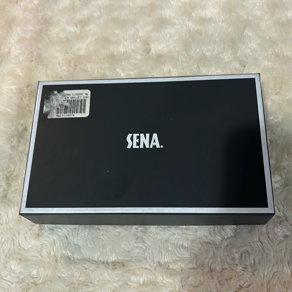 Sena Lugano Wallet Leather IPhone 6 PLUS Case .